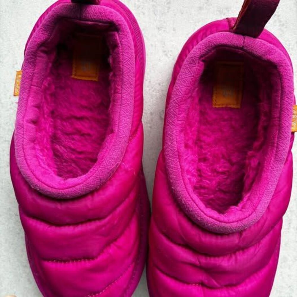Uggs Tasman Outdoor Slipper Youth Size 4